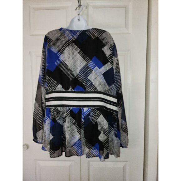 Lane Bryant Geometric Print Blouse - Picture 3 of 3